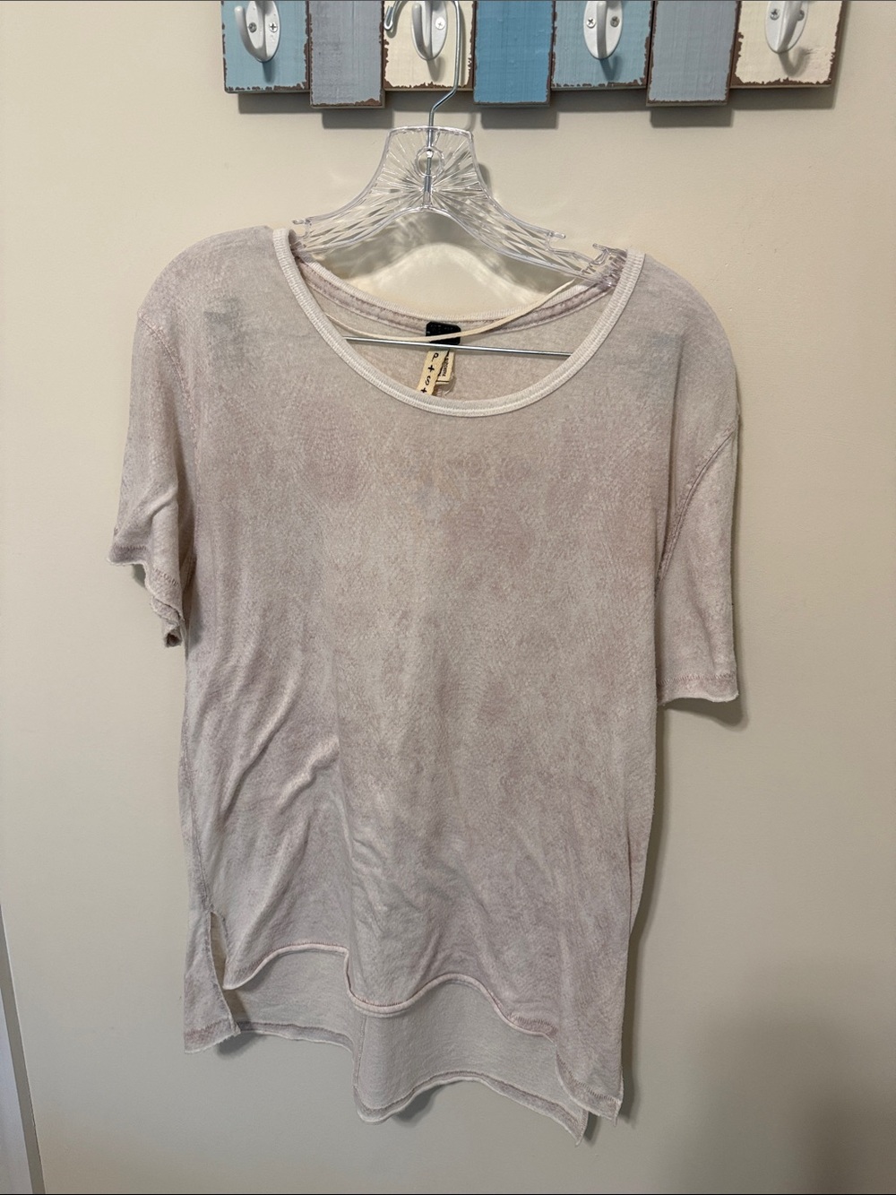 We The Free Women’s Pale Pink Short Sleeve Oversized Tee with Raw Hem / Size S